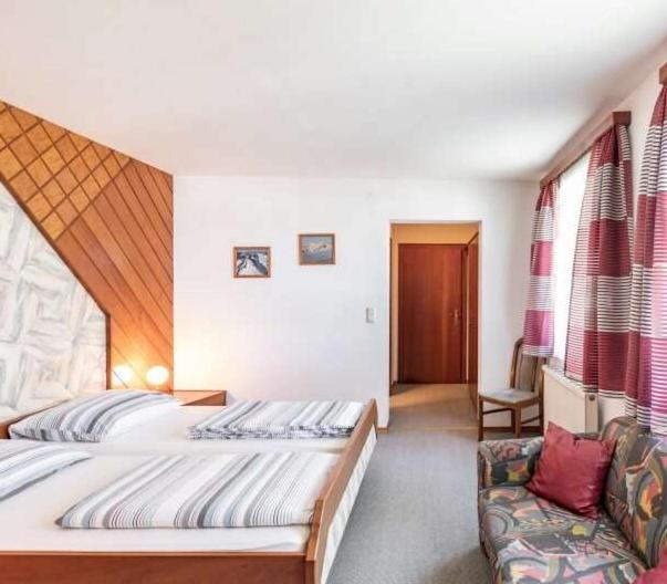 Austria Traveller Hotel Lenzing Екстер'єр фото
